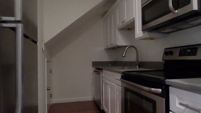 100 E Brookline St, Unit 2 in Boston, MA - Foto de edificio - Building Photo