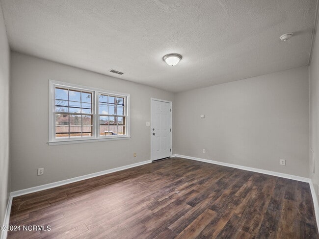 21 Sophia Dr in Jacksonville, NC - Building Photo - Building Photo
