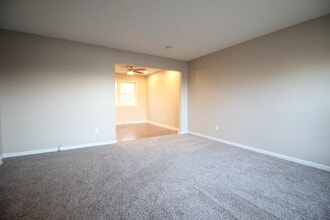 4926 Madison Ave in Des Moines, IA - Foto de edificio - Building Photo