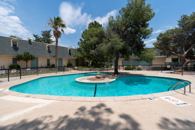 Arbor Apartments in El Paso, TX - Building Photo - Building Photo