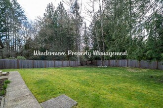 4712 71st St Ct NW in Gig Harbor, WA - Foto de edificio - Building Photo