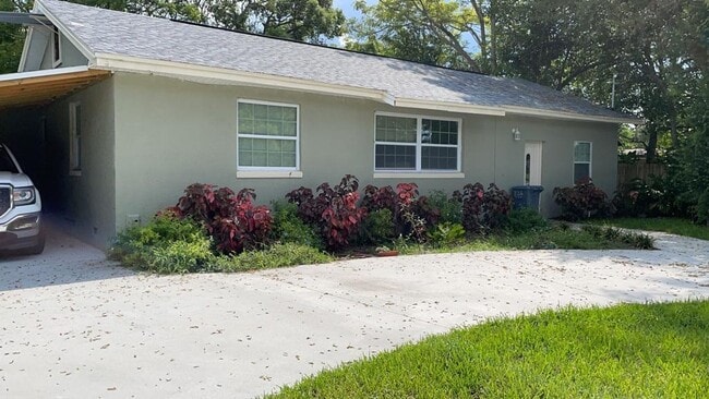324 Seminola Blvd