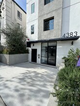 4383 N Sepulveda Blvd, Unit 201 in Sherman Oaks, CA - Building Photo - Building Photo