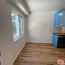 5240 1/2 Navarro St in Los Angeles, CA - Building Photo - Building Photo