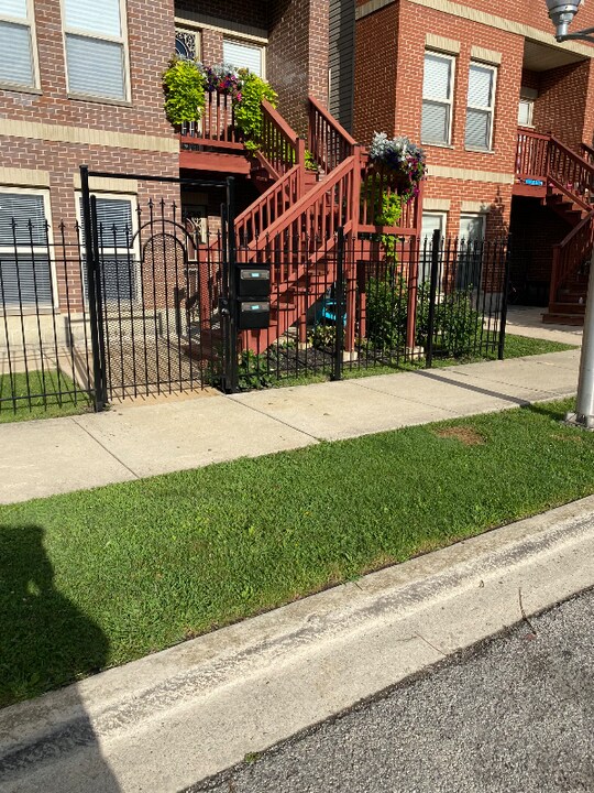 7636 S Parnell Ave in Chicago, IL - Building Photo