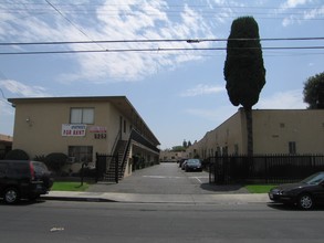 5250-5252 Elizabeth St in Cudahy, CA - Building Photo - Building Photo