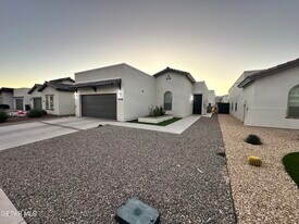 10729 Deion Sanders Dr in El Paso, TX - Building Photo