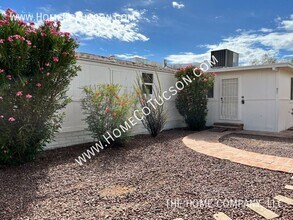 10850 W Ina Rd in Tucson, AZ - Building Photo - Building Photo