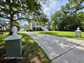 3044 Intracoastal View Dr in Mount Pleasant, SC - Building Photo - Building Photo