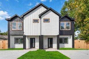 6909 S Hall St in Houston, TX - Building Photo