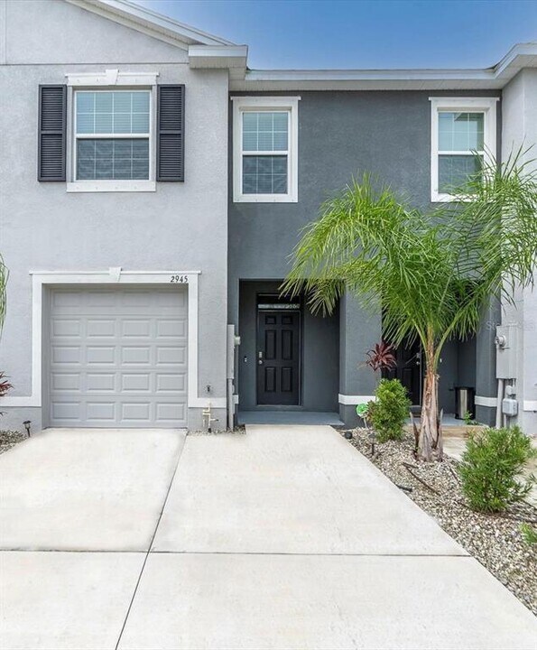 2945 Suncoast Plains Dr in Odessa, FL - Building Photo