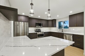 5150 S Creston St, Unit #1 in Seattle, WA - Building Photo - Building Photo