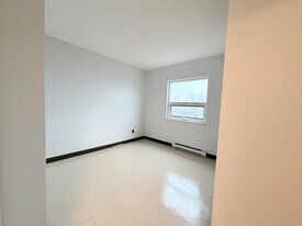 140 Bridge Ave in Windsor, ON - Building Photo