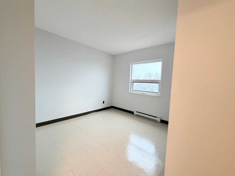 140 Bridge Ave in Windsor, ON - Building Photo