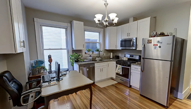 103 Marion St, Unit 1 in Somerville, MA - Building Photo - Building Photo