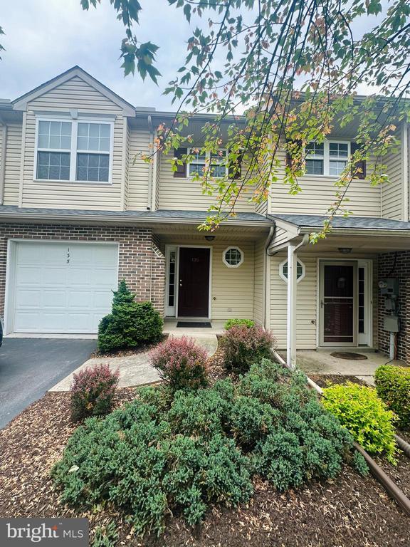 property at 135 Cardinal Ln