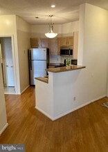 13085 Autumn Woods Way in Fairfax, VA - Building Photo - Building Photo