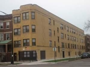 1858 N Kedzie Ave in Chicago, IL - Foto de edificio