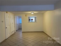 1228 Archdale Dr-Unit -D in Charlotte, NC - Building Photo - Building Photo