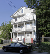 77 Harriet St in Providence, RI - Foto de edificio - Building Photo