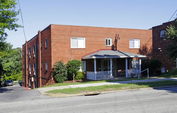 2708 Main St in Homestead, PA - Foto de edificio - Building Photo