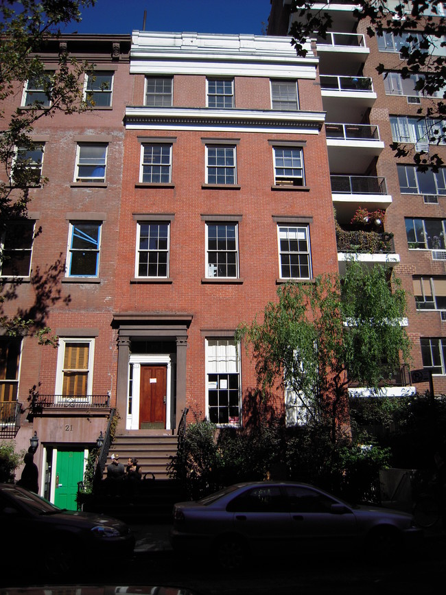 19 W 12th St in New York, NY - Foto de edificio - Building Photo