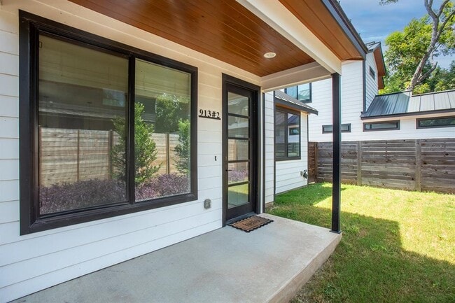property at 913 Mansell Ave