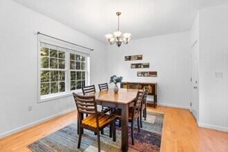 54 Myrtle St, Unit 2 in Somerville, MA - Building Photo - Building Photo
