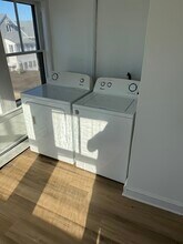 141 Hillsdale Rd, Unit 2 in Somerville, MA - Foto de edificio - Building Photo