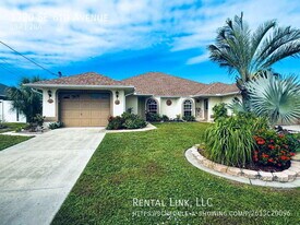 1320 SE 6th Ave in Cape Coral, FL - Building Photo