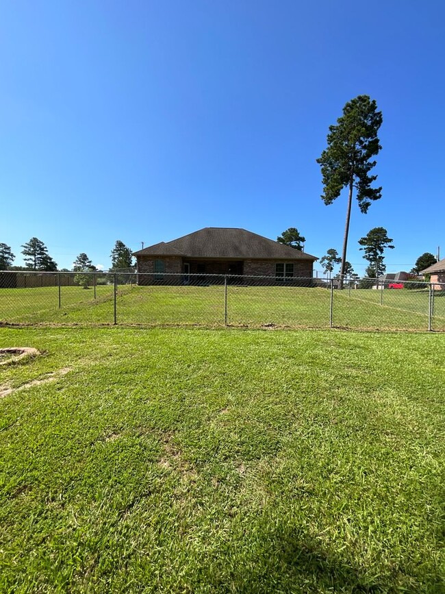 110 James Dr in Leesville, LA - Building Photo - Building Photo