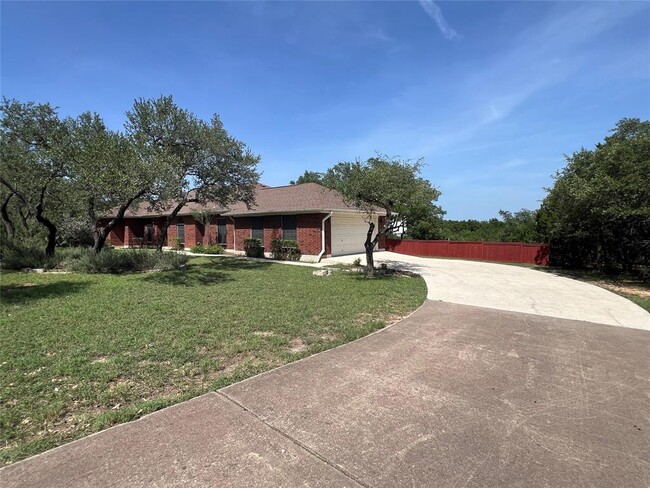 10400 W Cave Loop in Dripping Springs, TX - Building Photo - Building Photo