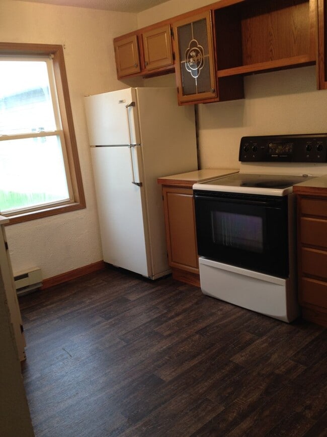 106 14th St NW in Watertown, SD - Building Photo - Building Photo