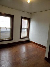 303 1/2 W High St in Orangeville, IL - Building Photo - Building Photo