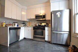 25 Glenville Ave, Unit 1 in Boston, MA - Building Photo