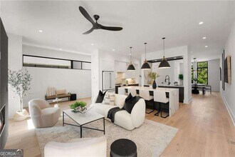 194 E Lake Terrace SE in Atlanta, GA - Building Photo - Building Photo