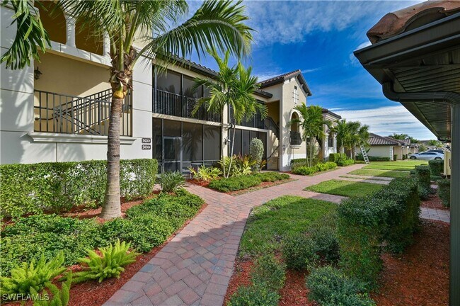 28031 Bridgetown Ct in Bonita Springs, FL - Building Photo - Building Photo