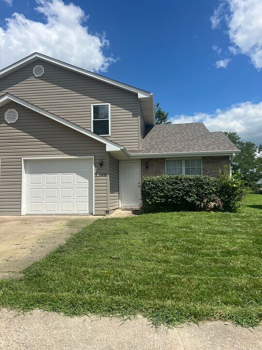 3704-3706-3706 Pimlico Dr in Columbia, MO - Foto de edificio