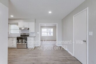 11420 Manchester Ave in Kansas City, MO - Building Photo - Building Photo