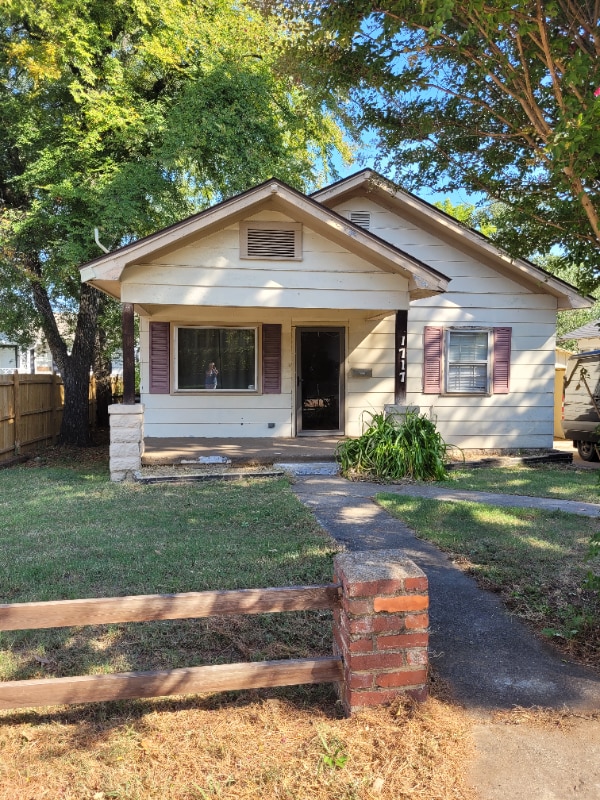 property at 1717 S W St