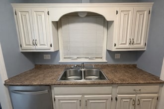 134 Deer Hill Ave in Danbury, CT - Building Photo - Building Photo