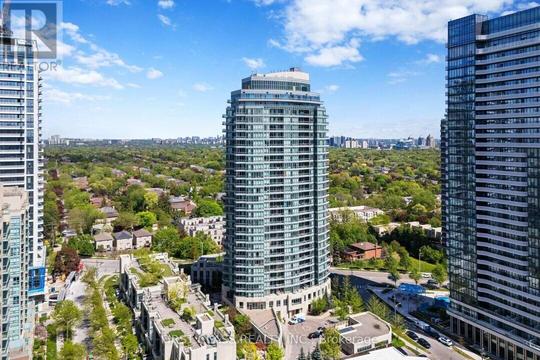 901-918 HOLMES Ave in Toronto, ON - Building Photo