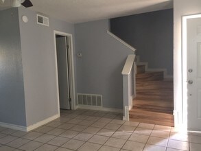 4821 Westside Ln in Laredo, TX - Foto de edificio - Building Photo