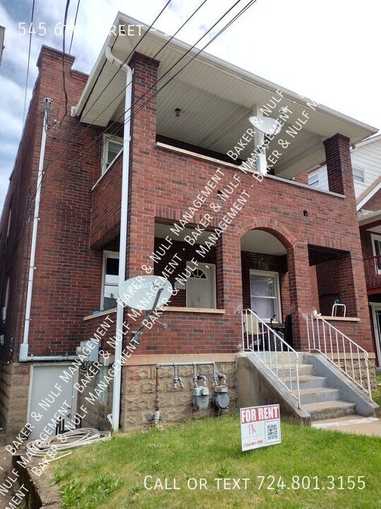 545 Sixth St, Unit 2 in Trafford, PA - Building Photo