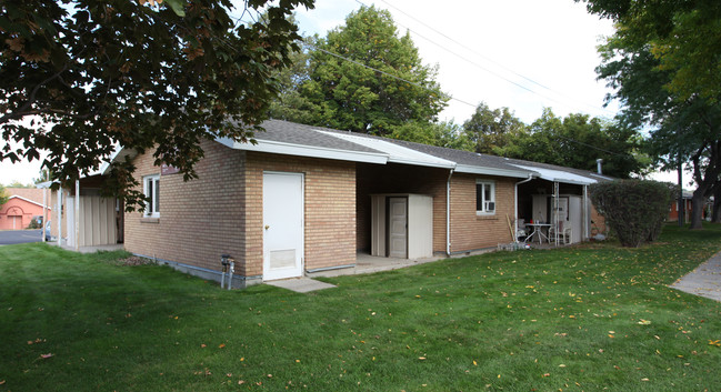 Duvall Court Apartment in Twin Falls, ID - Building Photo - Building Photo