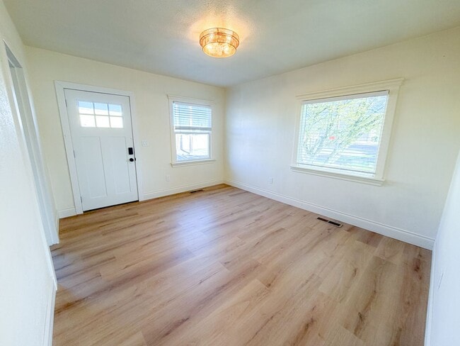 665 Patterson St NW in Salem, OR - Building Photo - Building Photo