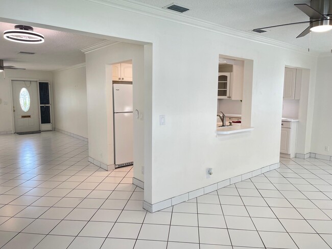 723 SW 18th St in Boynton Beach, FL - Building Photo - Building Photo