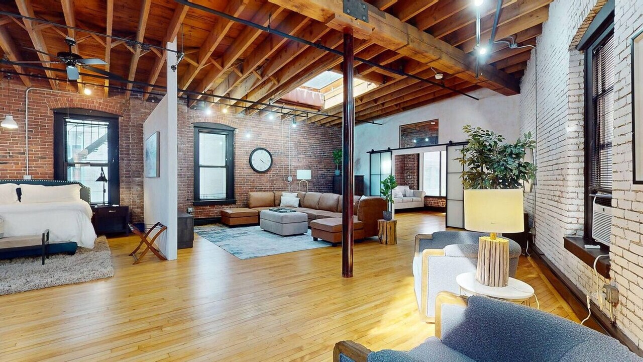 13-19-19 Stanhope St in Boston, MA - Building Photo