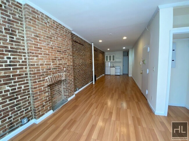 PINEAPPLE STREET in Brooklyn, NY - Building Photo - Building Photo