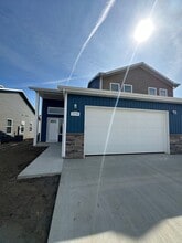 2554-2550 Granite Dr NW in Minot, ND - Building Photo - Building Photo